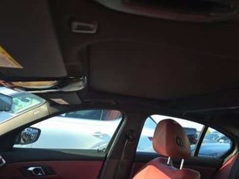 Used 2025 BMW 330i xDrive Sedan image 3