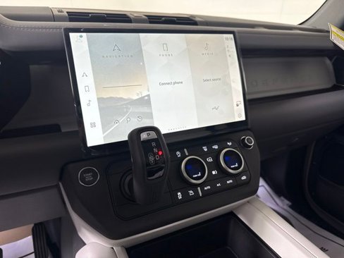 New 2026 Land Rover Defender 110 S image 33