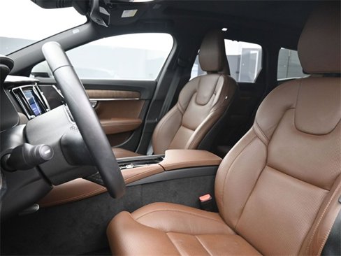 Used 2024 Volvo V90 B6 Cross Country Ultimate image 9