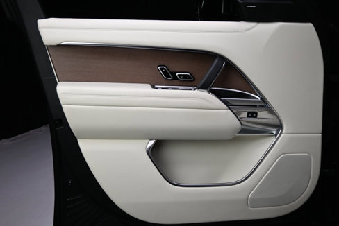 Used 2023 Land Rover Range Rover SE image 43