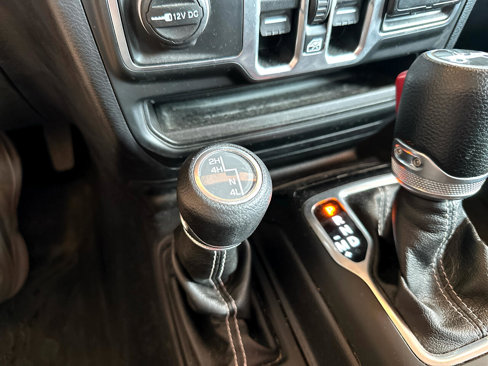 Used 2018 Jeep Wrangler Unlimited Sahara w/ Dual Top Group image 68