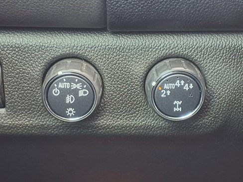 Used 2021 GMC Canyon Denali image 12