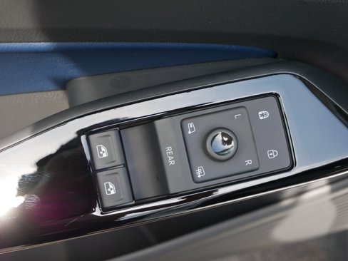 New 2025 Volkswagen ID.4 Pro S Plus image 11