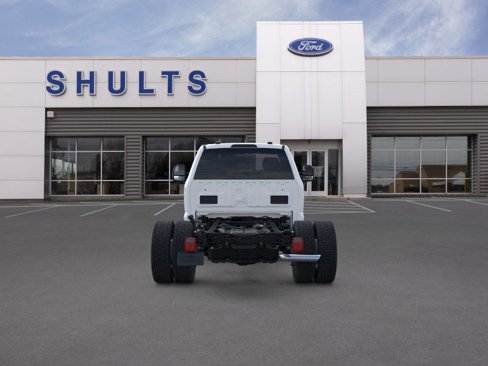 New 2025 Ford F550 4x4 Regular Cab Super Duty image 5