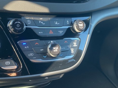New 2026 Chrysler Voyager LX image 22