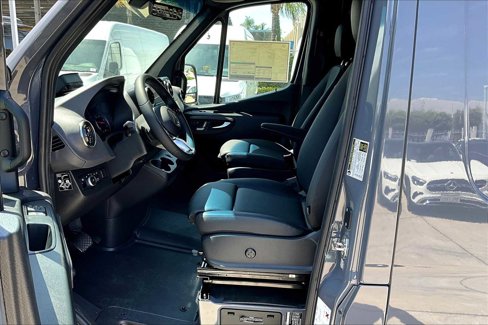 New 2025 Mercedes-Benz Sprinter 2500 image 9