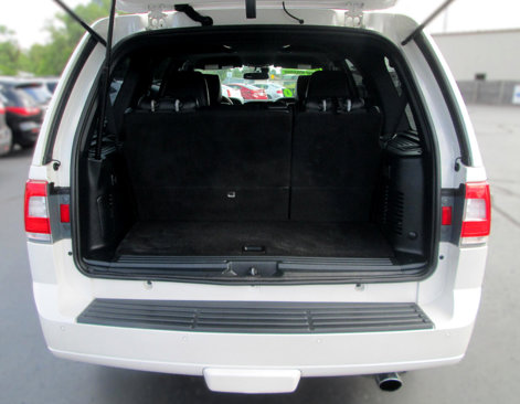 Used 2015 Lincoln Navigator 2WD image 10