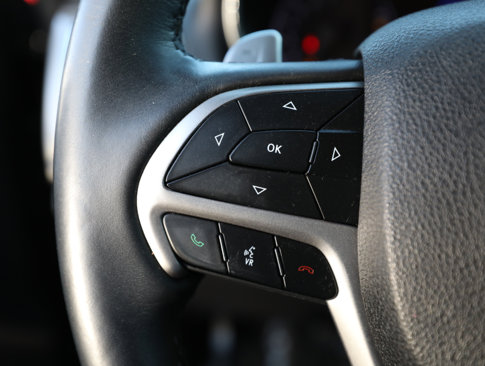 Used 2017 Jeep Grand Cherokee Limited image 22