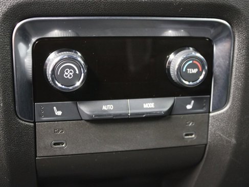 Used 2025 Chevrolet Suburban Z71 image 11