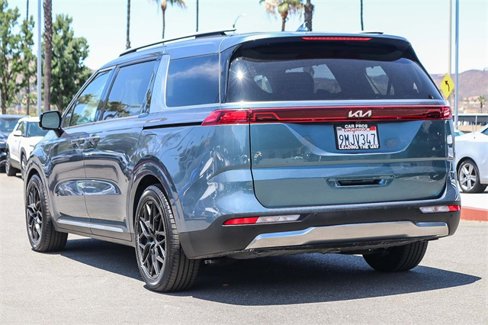 Used 2024 Kia Carnival SX Prestige image 8