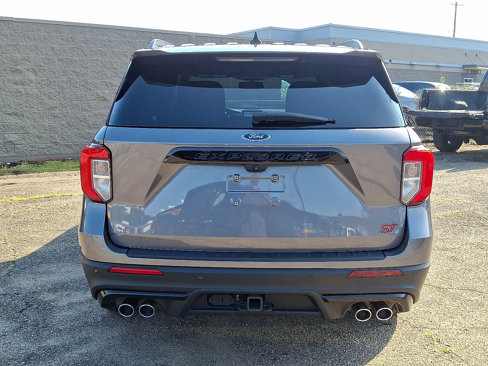 Certified 2022 Ford Explorer ST image 5