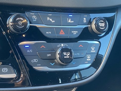 New 2026 Chrysler Voyager LX image 22