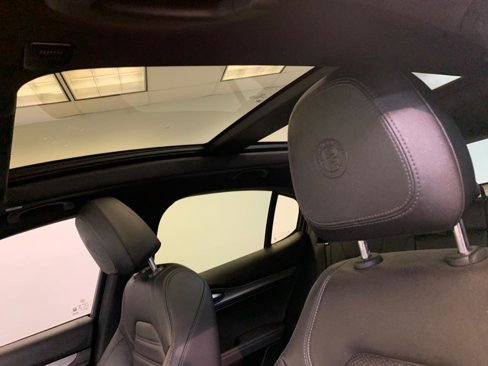 Used 2023 Alfa Romeo Stelvio Veloce image 18