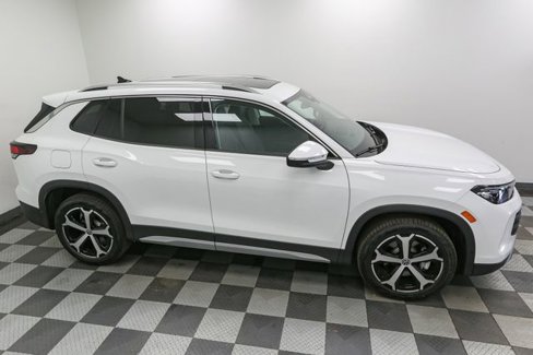 New 2025 Volkswagen Tiguan SE image 6
