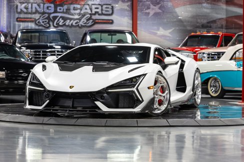 Used 2024 Lamborghini Revuelto image 10