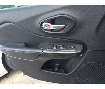 Used 2017 Jeep Cherokee Latitude image 11