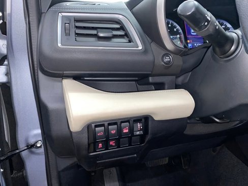 Certified 2022 Subaru Ascent Limited w/ Technology Package image 31