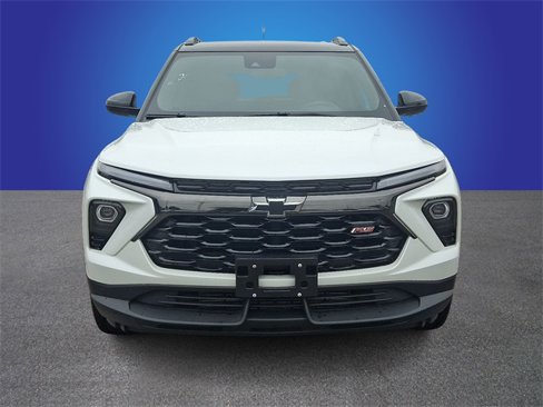 Used 2025 Chevrolet TrailBlazer RS w/ Driver Confidence Package image 2