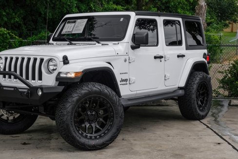 Used 2022 Jeep Wrangler Unlimited Sahara w/ Cold Weather Group image 14