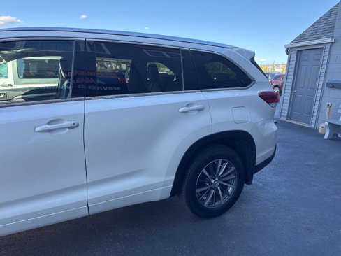 Used 2017 Toyota Highlander XLE image 5