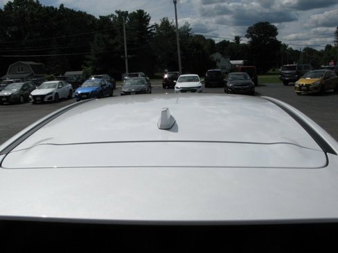 Used 2025 Nissan Kicks SV image 7