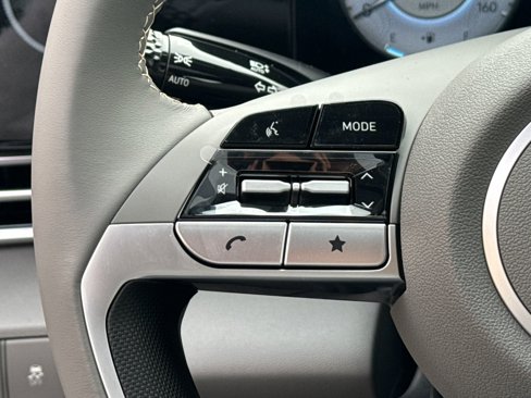 Certified 2025 Hyundai Elantra SEL image 26