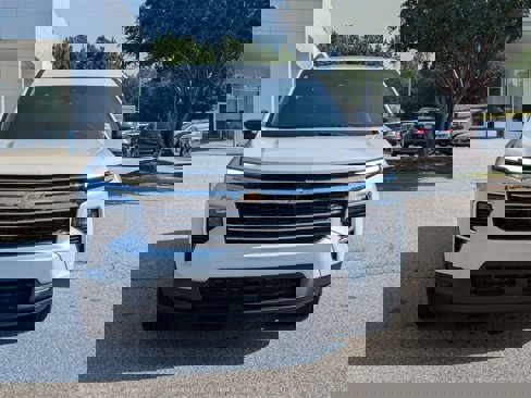 New 2026 Chevrolet Traverse LT w/ Sun and Wheel Package image 3