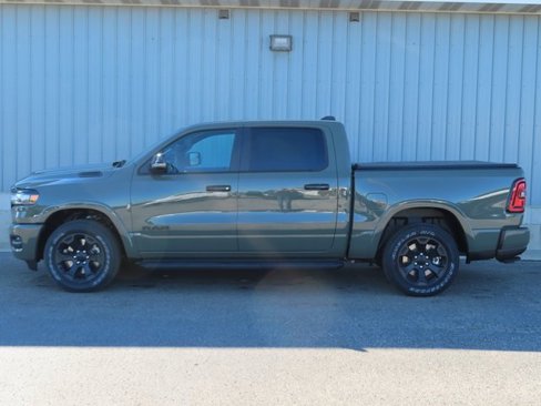 New 2026 RAM 1500 4x4 Crew Cab image 8