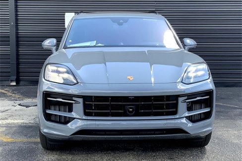New 2026 Porsche Cayenne GTS image 13