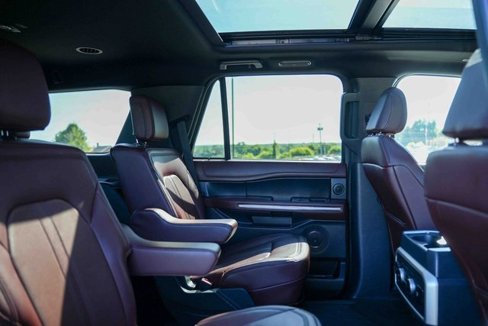 Used 2024 Ford Expedition Limited image 28