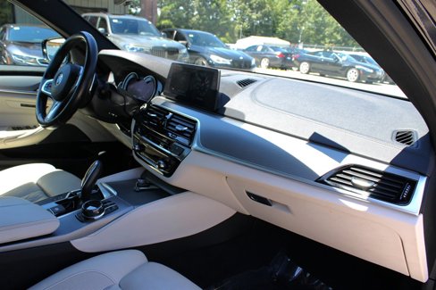 Used 2018 BMW M550i xDrive image 22