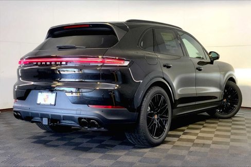 New 2025 Porsche Cayenne S image 7