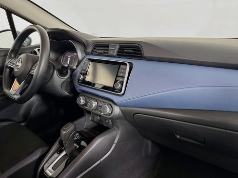 Used 2025 Nissan Versa SV image 38