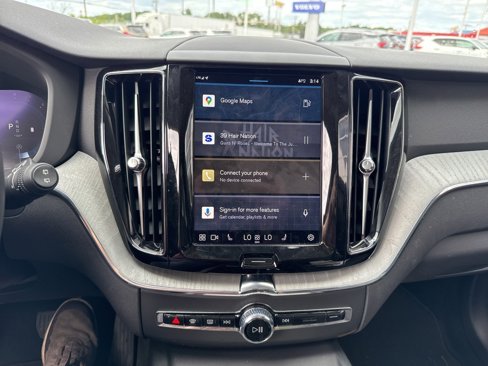 Certified 2025 Volvo XC60 B5 Plus image 14