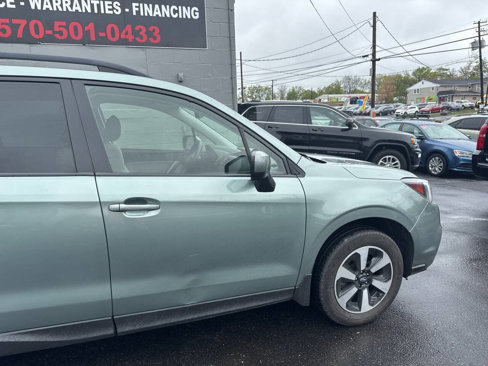 Used 2018 Subaru Forester 2.5i Premium w/ All-Weather Package image 10