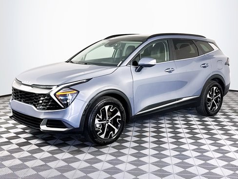 Used 2025 Kia Sportage EX w/ Premium Package image 4