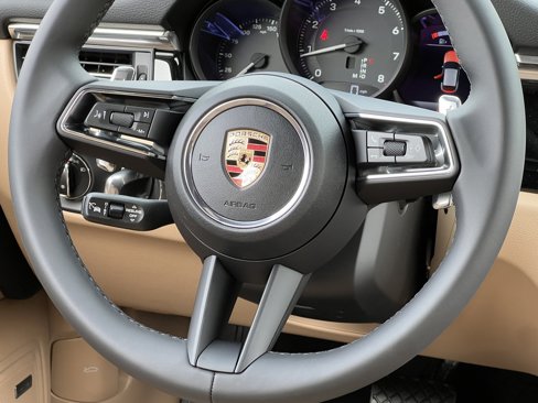 New 2026 Porsche Macan image 24