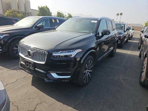 Certified 2025 Volvo XC90 B6 Plus image 2
