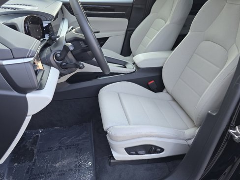 New 2025 Porsche Macan 4S Electric image 5