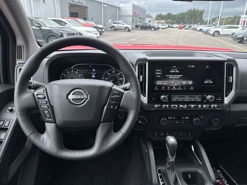New 2025 Nissan Frontier SL image 5