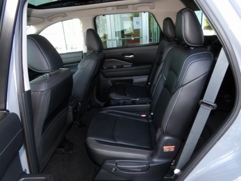 Certified 2024 Nissan Pathfinder SL w/ SL Premium Package image 21