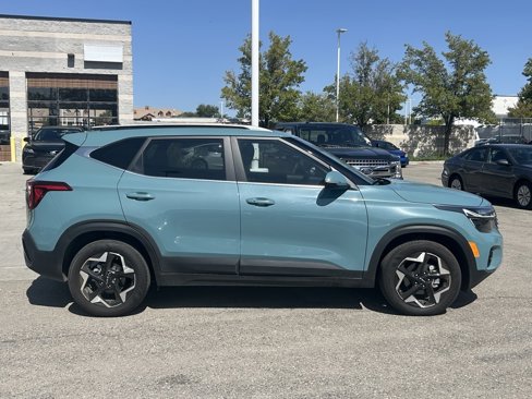 Used 2025 Kia Seltos EX w/ EX Sunroof Package image 2
