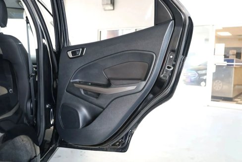 Used 2019 Ford EcoSport SE w/ SE Convenience Package image 23