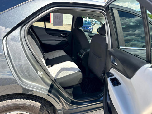 Used 2021 Chevrolet Equinox LT w/ Driver Convenience Package image 12