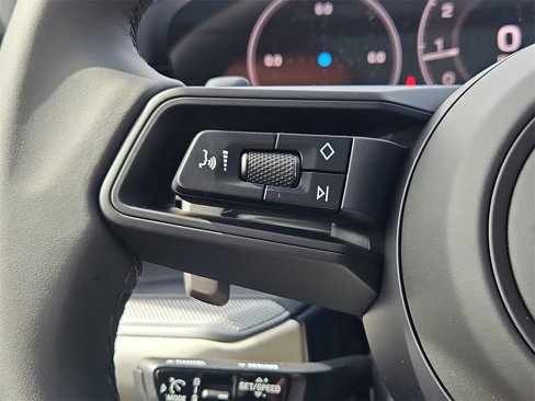 New 2026 Porsche Cayenne image 23