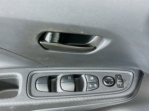 Used 2025 Nissan Versa S w/ Trunk Package image 15