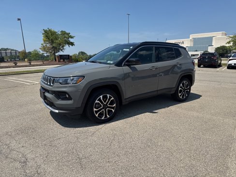 Used 2024 Jeep Compass Limited image 14
