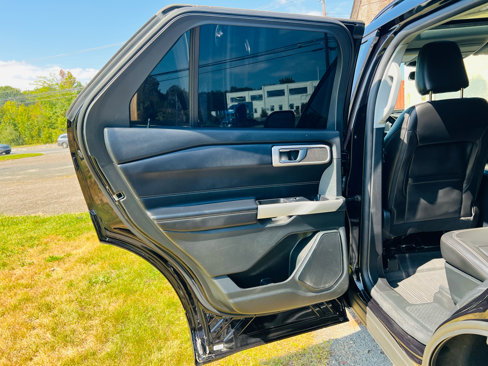 Used 2021 Ford Explorer XLT w/ Equipment Group 202A image 22