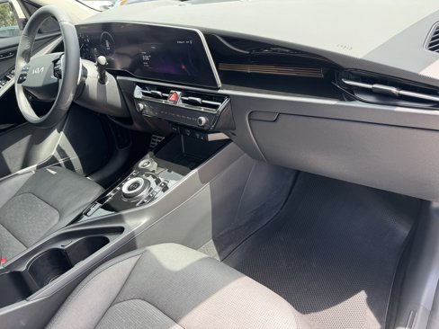 Certified 2024 Kia Niro Wave image 11