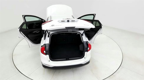 Used 2024 GMC Terrain SLT image 18